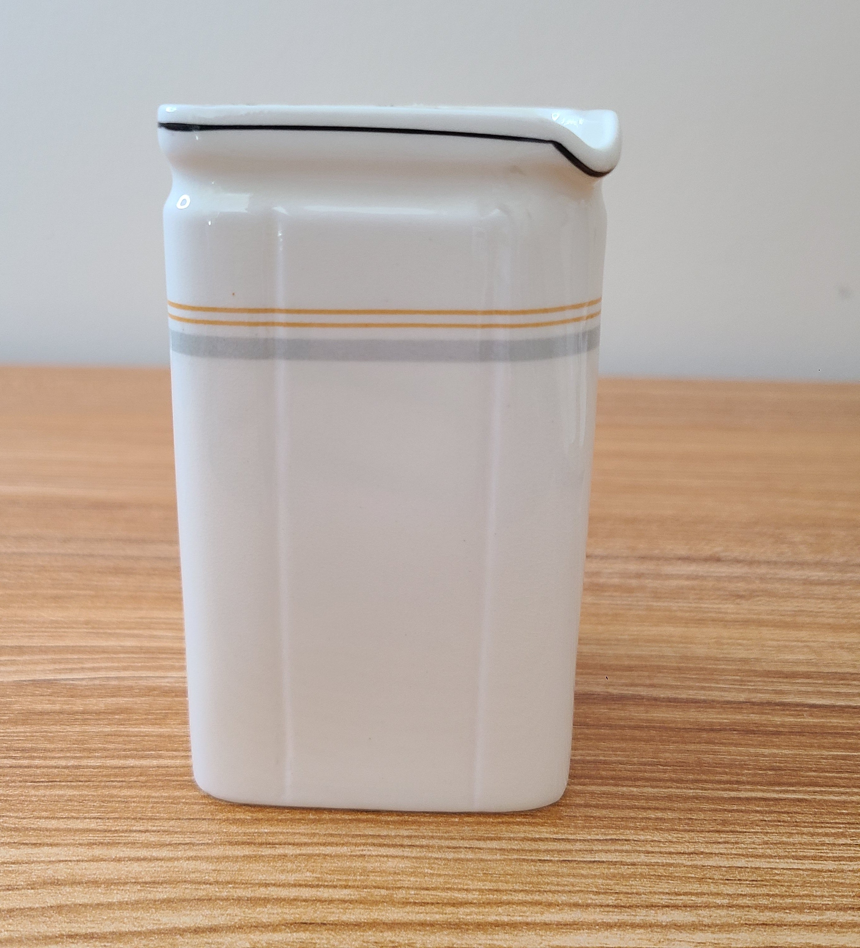 Cunard Creamer (Foley)